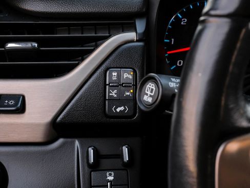 Used 2019 GMC Yukon XL Denali w/ Denali Ultimate Package image 31