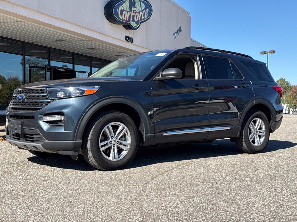 Used 2023 Ford Explorer XLT w/ Equipment Group 202A AWD/4WD image 24