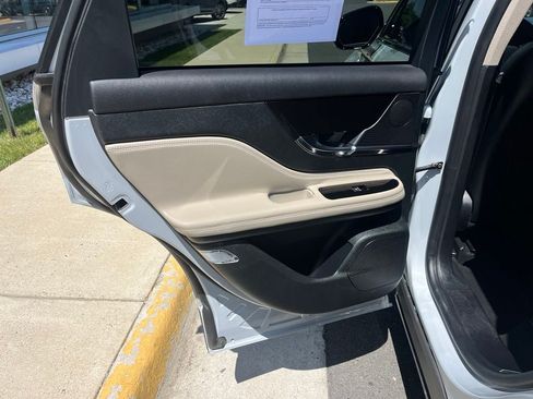 Certified 2025 Lincoln Corsair Reserve FWD image 19
