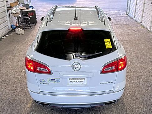 Used 2017 Buick Enclave Leather FWD image 4