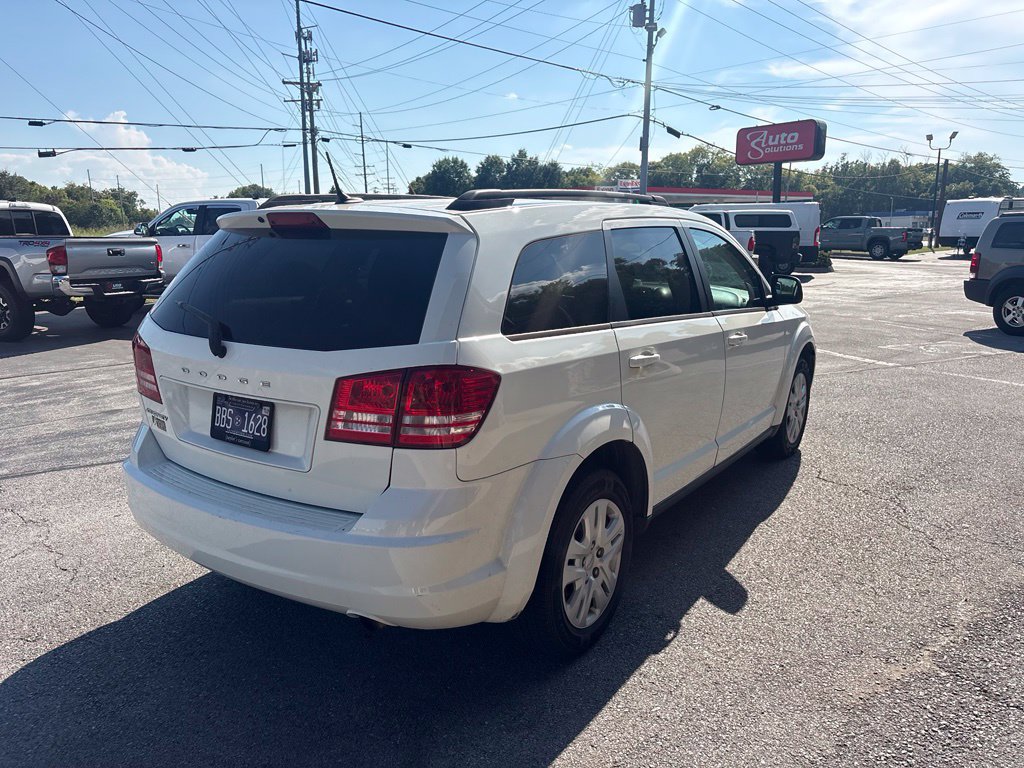 Used 2017 Dodge Journey SE FWD image 4