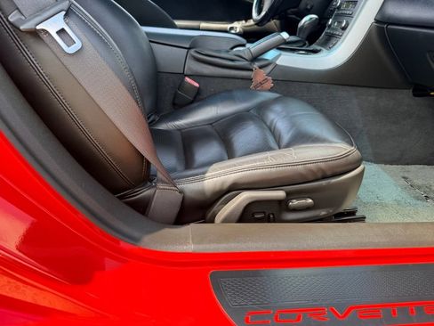 Used 2006 Chevrolet Corvette Coupe w/ Preferred Equipment Group RWD image 19