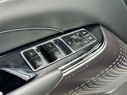 Used 2025 Cadillac Lyriq Luxury image 8