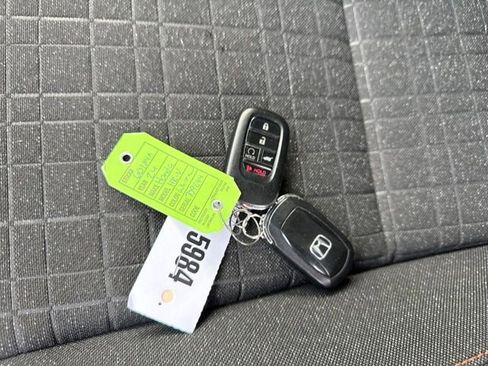 Used 2024 Honda HR-V Sport image 29