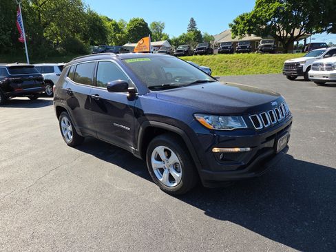 Certified 2021 Jeep Compass Latitude AWD/4WD image 1