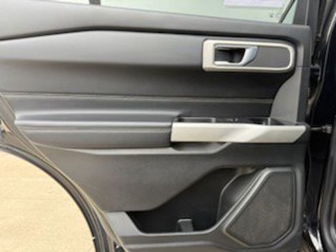 Used 2020 Ford Explorer XLT w/ Equipment Group 202A image 22