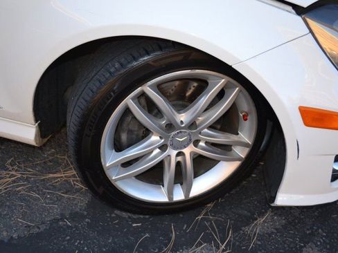 Used 2013 Mercedes-Benz C 300 4MATIC Sedan image 39