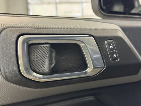 Used 2022 Ford Bronco 2-Door AWD/4WD image 9