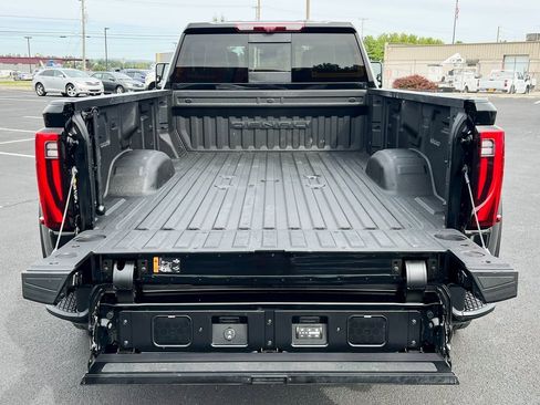 Used 2024 GMC Sierra 3500 Denali Ultimate image 14