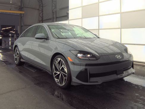 Used 2023 Hyundai Ioniq 6 SEL AWD/4WD image 2