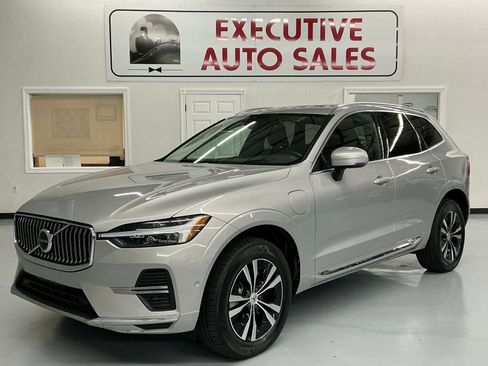 Used 2022 Volvo XC60 T8 Inscription Expression image 1