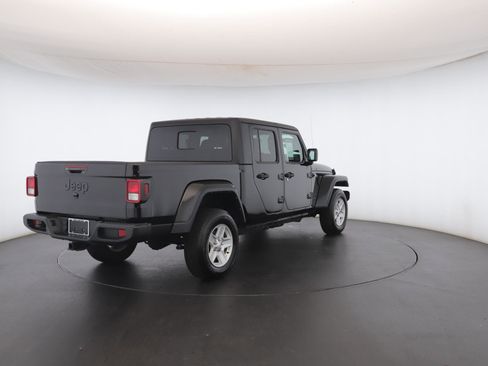 Used 2022 Jeep Gladiator Sport image 24