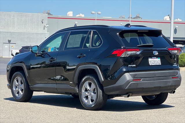 Certified 2023 Toyota RAV4 LE AWD/4WD image 7