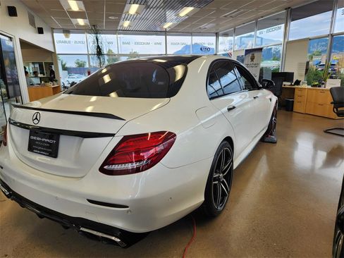 Used 2019 Mercedes-Benz E 63 AMG S image 7