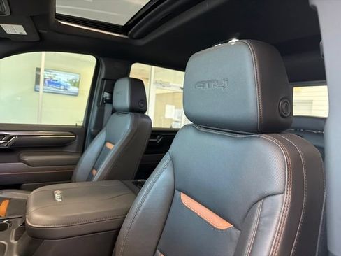 Used 2025 GMC Sierra 2500 AT4 w/ AT4 Premium Plus Package AWD/4WD image 19