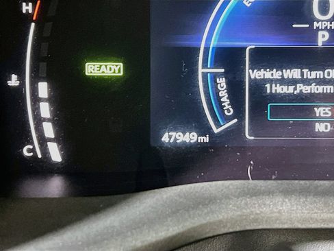 Used 2025 Toyota Camry SE FWD image 11