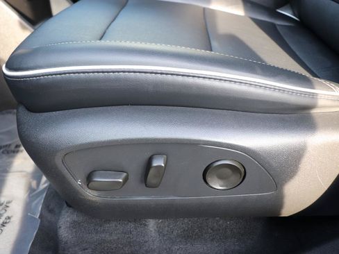 Used 2025 Buick Enclave Preferred AWD/4WD image 55