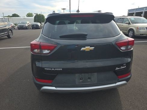 Used 2021 Chevrolet TrailBlazer LT w/ Convenience Package FWD image 4