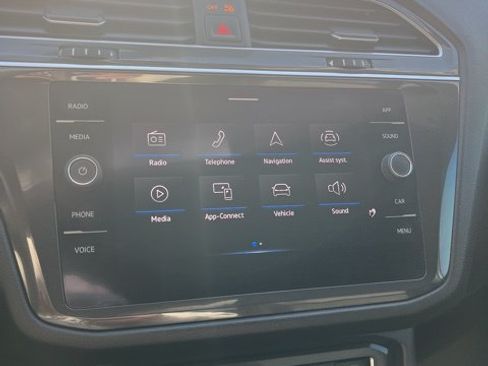 Used 2021 Volkswagen Tiguan SE FWD image 44