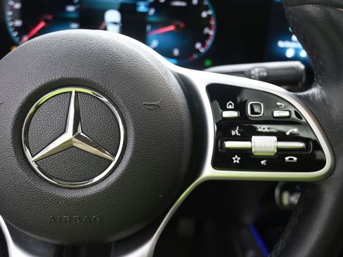 Used 2020 Mercedes-Benz GLB 250 GLB 250 w/ Premium Package image 14