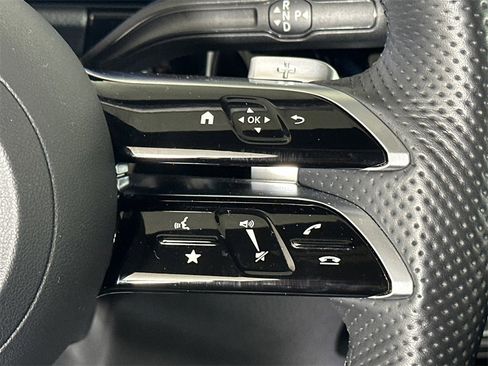 Certified 2025 Mercedes-Benz GLA 250 image 27