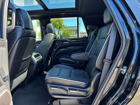 Used 2024 Cadillac Escalade Sport image 10