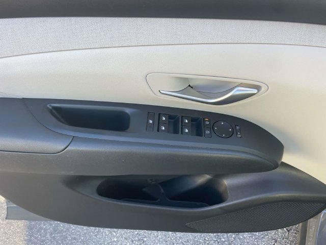 Certified 2025 Hyundai Tucson SEL FWD image 18