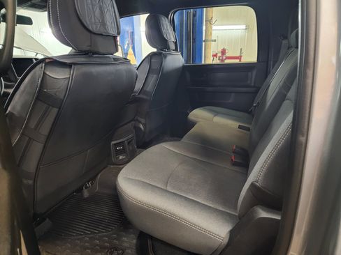 Used 2024 RAM 3500 Tradesman w/ Chrome Appearance Group AWD/4WD image 8