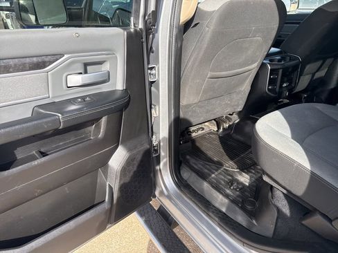 Used 2019 RAM 2500 Big Horn image 9