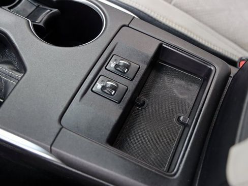 Used 2015 Toyota Camry XSE image 24