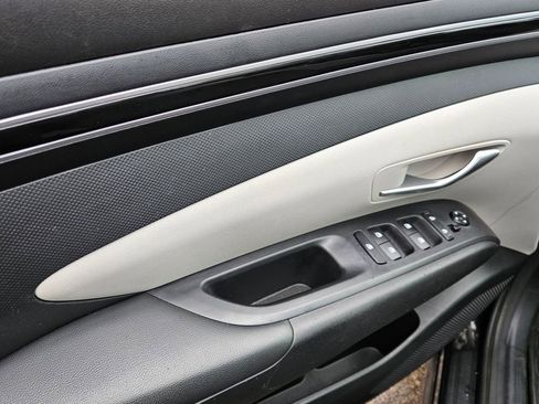 Certified 2023 Hyundai Tucson SE image 14