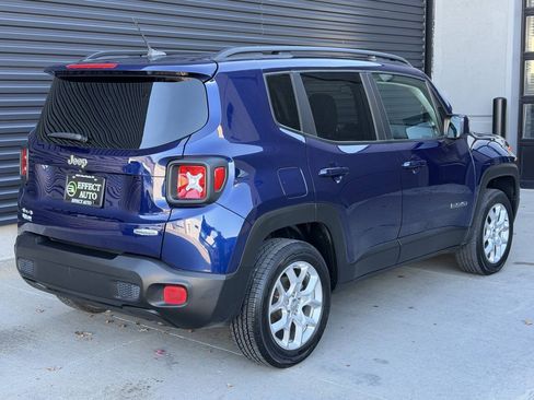 Used 2017 Jeep Renegade Latitude w/ Cold Weather Group AWD/4WD image 11