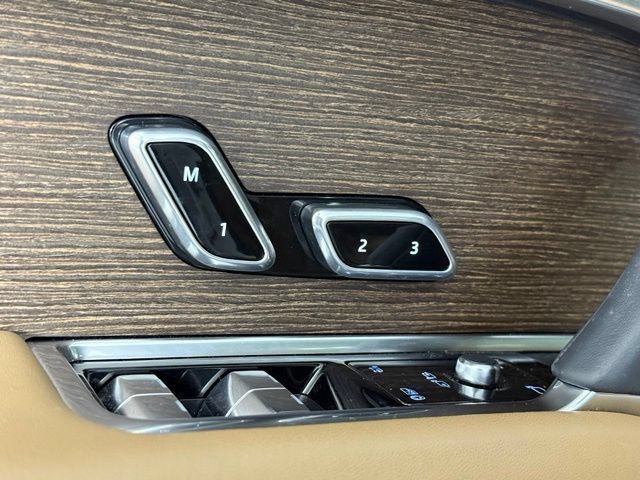 Certified 2025 Land Rover Range Rover Autobiography AWD/4WD image 21