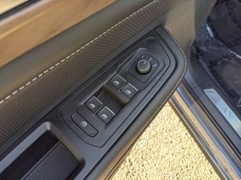 New 2026 Volkswagen Atlas SE image 18