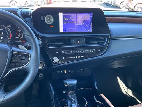 Used 2024 Lexus ES 350 w/ Premium Package image 6