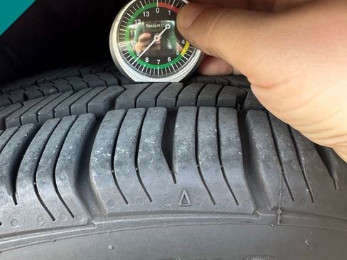 Used 2017 Volkswagen Jetta SE image 2