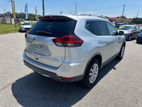 Used 2018 Nissan Rogue SV AWD/4WD image 5