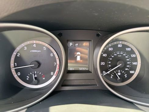 Used 2018 Hyundai Santa Fe Sport FWD image 16