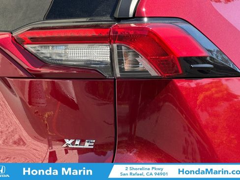 Used 2021 Toyota RAV4 XLE w/ Convenience Package FWD image 35