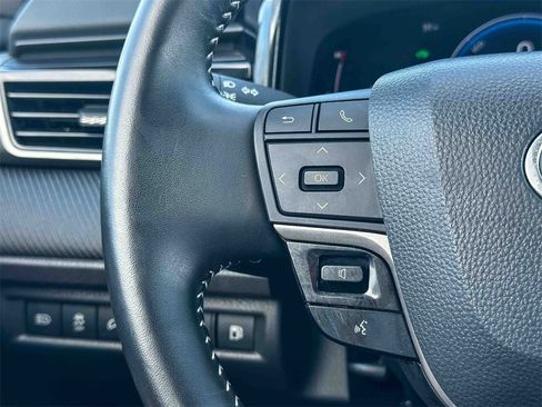 Used 2025 Toyota Camry SE image 27