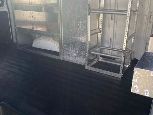 Used 2011 Chevrolet Express 1500 image 8