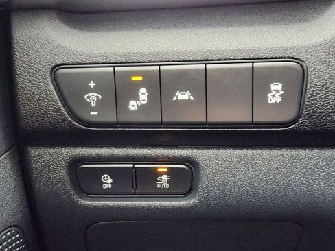 Used 2022 Kia Niro EX w/ Cold Weather Package FWD image 22