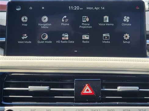 Used 2025 Genesis G70 2.5T image 9