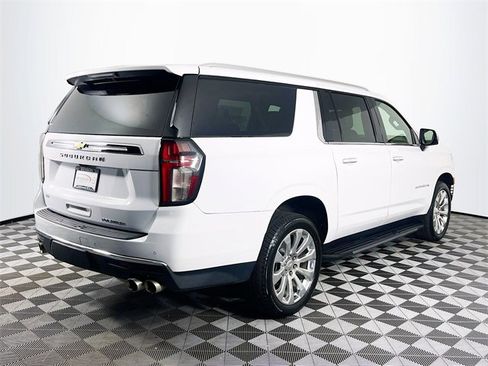 Used 2021 Chevrolet Suburban Premier w/ Premium Package image 8