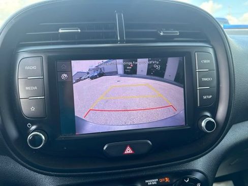 Used 2022 Kia Soul LX w/ Technology Package FWD image 24