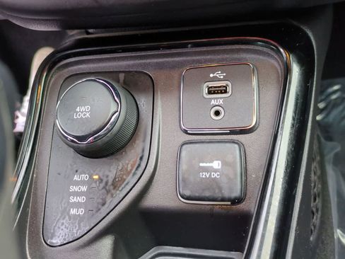 Certified 2018 Jeep Compass Limited image 31