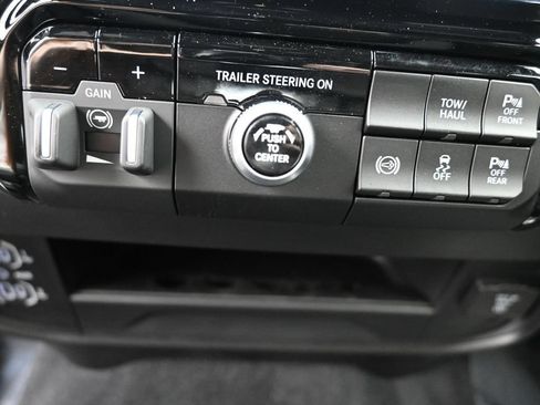 New 2026 RAM 2500 Tradesman AWD/4WD image 17