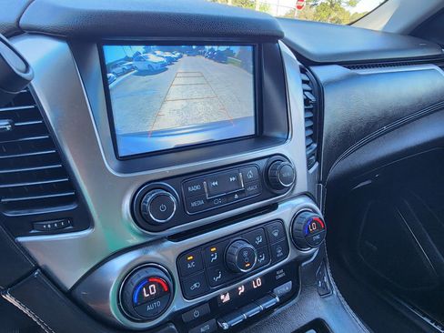 Used 2019 Chevrolet Tahoe LT RWD image 17