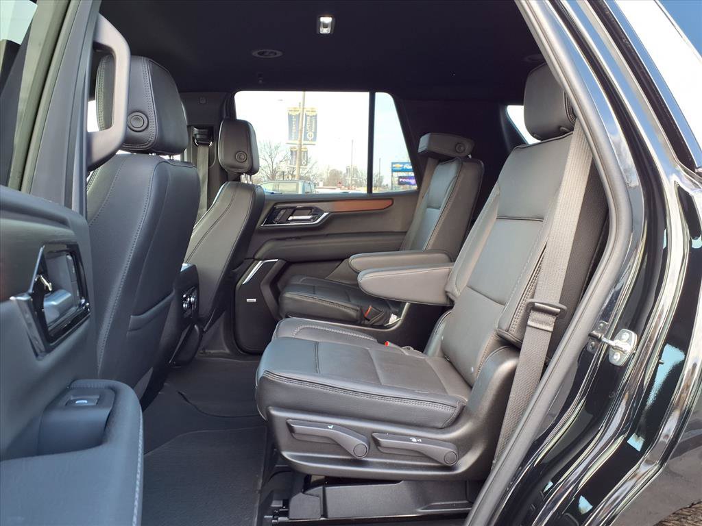 Used 2025 GMC Yukon Denali AWD/4WD image 11