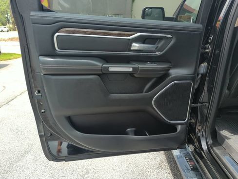 Used 2019 RAM 1500 Laramie AWD/4WD image 26